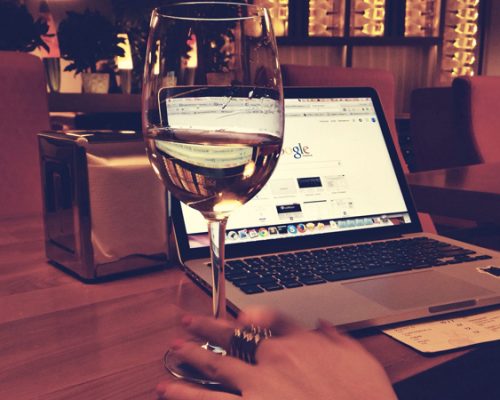 vin-reseaux-sociaux-restaurant